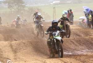 Onesixeight Swallow Excel Grasstrack Motocross Championship 2019, Mijen, Semarang. Puncak acara mediasi crosser executive di tanah air, agar makin mudah diterima crosser executive di seluruh tanah air.  