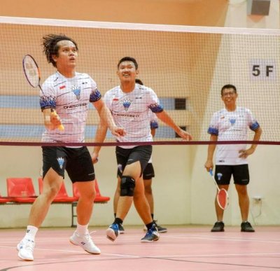 Mevans Sanggramawijaya. Bangun Onesixeight Badminton Club, solusi bijak hadapi pandemi &amp; terus tertundanya jadwal balap.