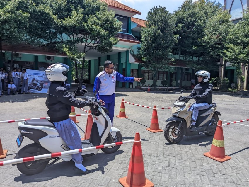 Edukasi Safety Riding Untuk Generasi Cari Aman : ANTUSIAS DIIKUTI RATUSAN GEN Z