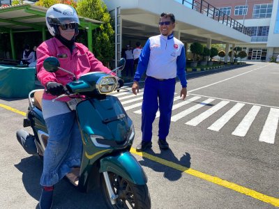 MPM Honda Jatim Ajak Kartini Masa Kini &amp; Masa Depan #Cari_Aman Berkendara
