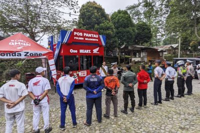 Komitmen Keselamatan Berkendara di Libur Nataru : MPM HONDA JATIM HADIRKAN CARI_AMAN CORNER BERSAMA POLRES MOJOKERTO