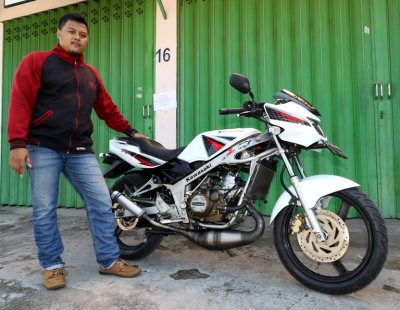 Setyo Handoko Owner Ninja R 150. Solusi nempel herex.