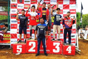 Satrio Bangun Pratama akrab dijuluki Rio Boboho. Jawara baru FFA pemula maksimal 14 tahun &amp; menjadi kelas bergengsi pembalap grasstrack belia.