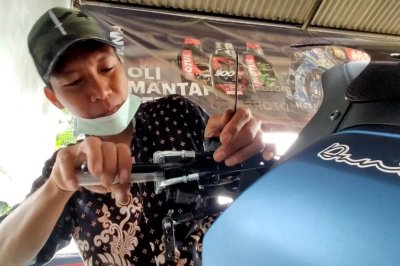 Edi Mekanik Boutique Otomotif 3H, Surabaya. Kenalkan handgrip spontan aftermarket untuk All New N Max, dongkrak tampilan makin sporty.