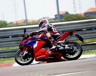 Ini Baru Laki, Komunitas CBR Pacu Adrenalin di CBR Track Day Surabaya