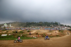 Sirkuit Rasya Putri, Wiyurejo, Pujon, Batu, Malang. Kebanggan warga Pujon &amp; optimis ciptakan regenerasi pembalap motocross - grasstrack.