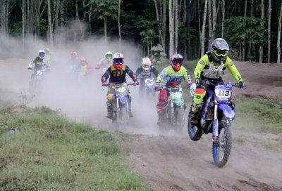 AHRS Helmet Superpro &amp; Mirach. Distribusi mulai merata &amp; mulai menjadi incaran penghobi motocross.