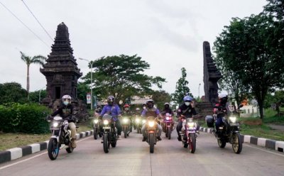 GATHERING &amp; NGABUBURIDE ALA KOMUNITAS HONDA CB150R STREETFIRE