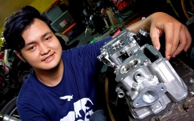 William RAT Motorsport. Fokus membenahi ulang jalur water coolant, tetap jaga fungsi optimalnya saat up grade performa.