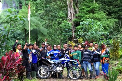 Komunitas Rengganis Adventure Trail Community. Tampil solid menggelar gathering bertajuk “Save The Earth”.