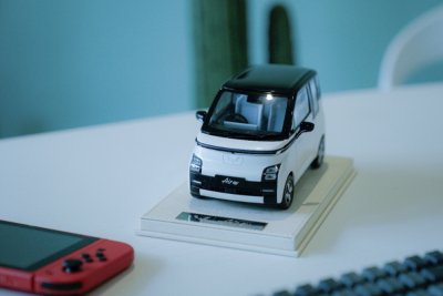 Konsumen Air ev berkesempatan mendapatkan Limited Edition Diecast Air ev