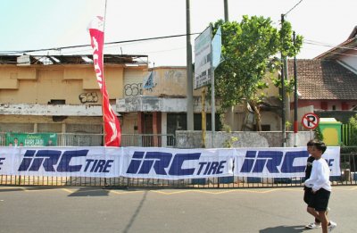 Brand IRC. Performa &amp; partisipasinya, lama dikenal sejak rider di fase mengawali dunia balap.