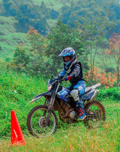 Enjoy Berkendara WR 155 R di Perkebunan Sidorejo, Penggemar Offroad Tambah Skill Berkendara pada Event bLU cRU School