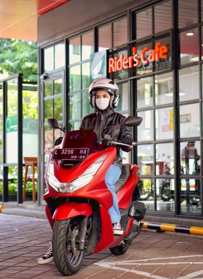 Riders Perempuan Wajib Paham Hal Ini, Agar #Cari_Aman Saat Naik Motor