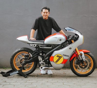 Lagi Ngetren, Jawara Customaxi Ini Bikin XSR 155 Café Racer Full Fairing Versi Gen Z