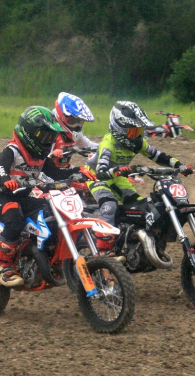 M. Raditya Crosser 65 cc - Rizqy Motor Boss Mild Tembakau Balap Dedy MX GTX Team, Pasuruan : SALING LAYANGKAN BLOCK PASS DENGAN M. ATHAR, TONTONAN MOTOCROSS SLEMAN MAKIN SEGAR