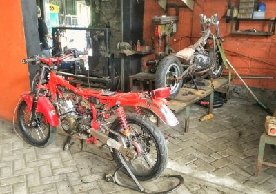 WS Udek Oto, Gresik : KEMBANGKAN WORKSHOP UNIT 2, BENTUK KOMITMEN DI JAGAD CUSTOM