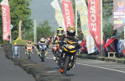 Kapolres Kejurprov Night Road Race Banyuwangi 2022 : BENTUK LOYALITAS PEMPROV IMI JATIM KE RACING TEAM