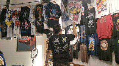 Kansai Ninetees Vintage &amp; Secondhand Clothing : BANGUN KULTUR SOAL FASHION PENGGEMAR RESTORASI MASA KINI