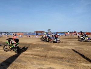 Sirkuit motocross &amp; grasstrack Maleha, Pamekasan. Memiliki lahan cukup representatif &amp; butuh investor untuk pengembangan. 