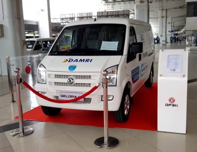 DFSK Dukung Elektrifikasi Transportasi Darat DAMRI