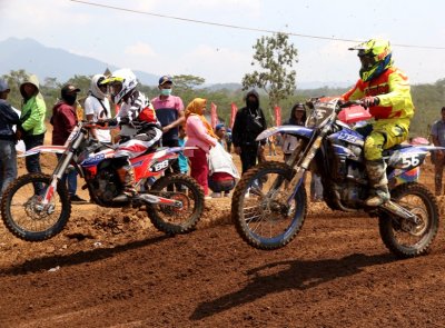 Kelas Komunitas Motocross Indonesia. Diminati crosser bule &amp; menjadi sparing partner baru petarung di level ini.