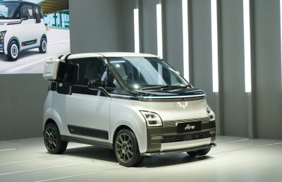 Wuling Tampilkan Dua Unit Special Display Kendaraan Listriknya, Air ev, di IIMS 2023