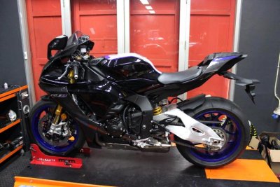 Yamaha YZF R1M Onesixeight Racing Team. Mendaulat rumah modifikasi One3 Motoshop, Paramount Serpong, Tangerang &amp; diupgrade untuk persiapan Sunday Race.