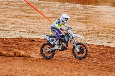 Mevans Sanggramawijaya. Tingginya dedikasi terhadap jagad motocross di Indonesia, terus memancing perhatian brand global product motocross.