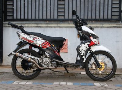 Mio Soul GT, Mojoagung. Pacuan Muhamad Yunus style touring, lebih pas menjadi sarana media komunikasi &amp; promo gerai Astro Cell Mojoagung. 