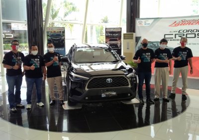 Jajaran Petinggi Nasmoco Ringroad Solo. Mengenalkan line up terbaru Toyota All New Corolla Cross, dengan teknologi Hybrid Electric Vehicle (HEV).