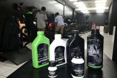 Liquid Genuine Kawasaki. Mengawal kebutuhan konsumen soal perawatan Kawasaki yang lebih mudah &amp; efisien. 