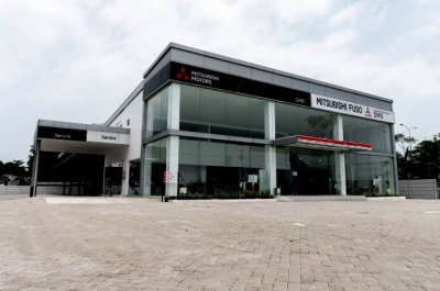 Tampilan Dealer PT. DIPO Internasional Pahala Otomotif Balaraja, Tangerang.   