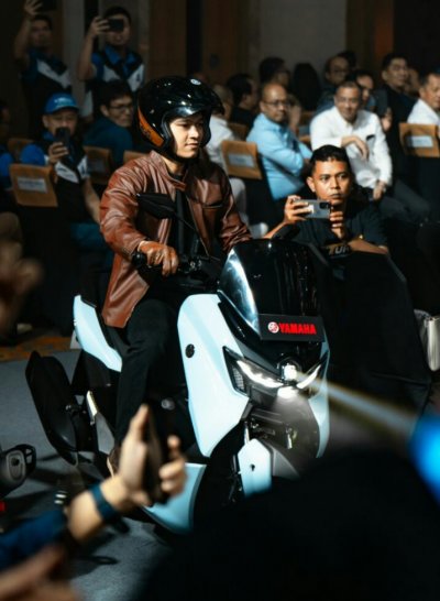 YAMAHA NMAX TURBO 2024 SEMAXIN DIDEPAN