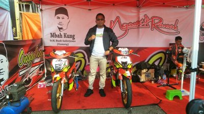 Agus &quot;Black&quot; Budianto - Black Hoe Racing Team, Ngawi. Bakar semangat milenial Ngawi, canangkan sport tourism melalui otomotif segmen racing. 