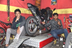 Rafly &amp; Kerabat. Komitmen anti balap liar &amp; serius akan tampil di even drag bike 2020 kelas bracket 9 detik. 