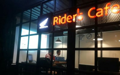 Komunitas Honda PCX Jatim Adakan Silaturahmi Hybrid di MPM Riders Café Surabaya