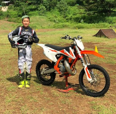 Reyno Aprilian - Crosser 85 cc, Papua. Crosser potensial asal Papua &amp; optimis menjadi jawara setelah menimba ilmu di Jawa. 