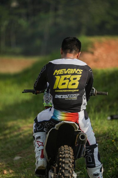 Pangeran Nurhikmah Putra Jaya. Loyalitas tinggi, membuatnya berat meninggalkan Husqvarna &amp; mampukah Pasukan Hijau memboyong crosser dengan bejibun prestasi Nasional ini ?