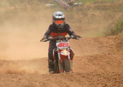 Alvianzar Larkaa Friadi - Crosser 65 cc Sampono MX Team, Bandung : CALON YOUNG GUNS SIAP GO NASIONAL