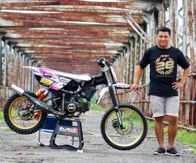 M. Sunar JART APP28 Cepu Biro Jasa Rahayu Yoga Motor, Bojonegoro. Terobesi menggairahkan off road roda dua Bojonegoro, melalui aktif di even grasstrack.