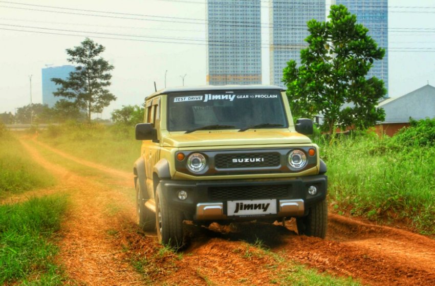 JIMNY 5-DOORS GAPAI REKOGNISI MOBIL TERBAIK 2024