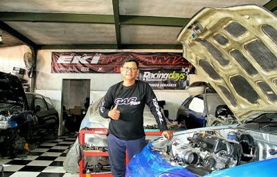 Yudha GAR. Eksistensinya di jagad drag race, kembali dieksplore hadapi engine builder &amp; pembalap milenial.