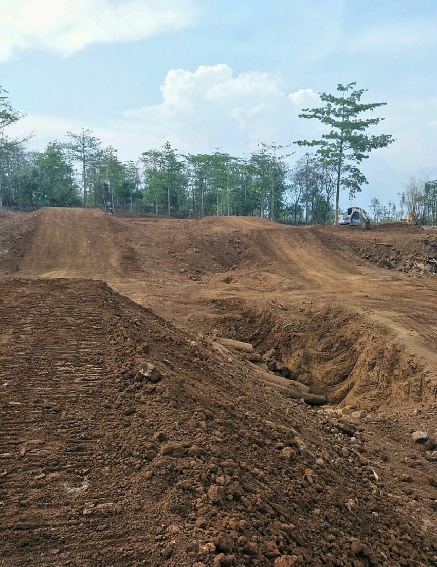 SIRKUIT MX SUMBER TETEK RIZQY MOTORSPORT, OPTIMIS MEMBERI WARNA BARU JAGAD MOTOCROSS INDONESIA