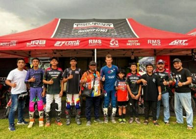 H. Rokhmawan BiG Boss Rizqy Motor Boss Mild MX GTX, Pasuruan. Bangga dengan kedatangan Lewis Stewart, optimis akan merubah kualitas &amp; sengitnya kompetisi motocross tanah air.  