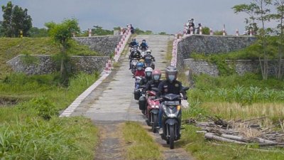 Komunitas Honda BeAT &amp; PT. Mitra Pinasthika Mulia (MPM Honda Jatim). Setia &amp; peduli mengangkat nilai kemanusiaan, dengan berbagai kegiatan sosial.  