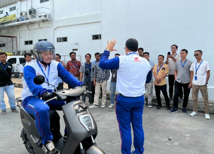 Instruktur Safety Riding Honda Cerahkan Ratusan Ribu Masyarakat