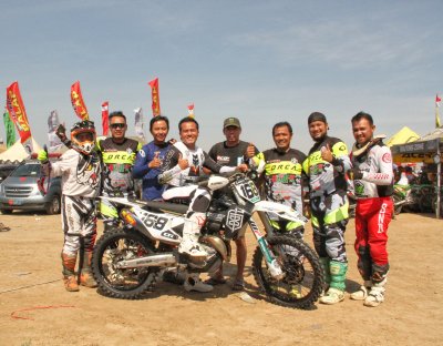 Mevans Sanggramawijaya - Ketua Komisi Motocross IMI Pusat. Disambut hangat crosser Executive Motocross Jatim &amp; mengapresiasi totalitas sirkuit Jotosanur, Lamongan.