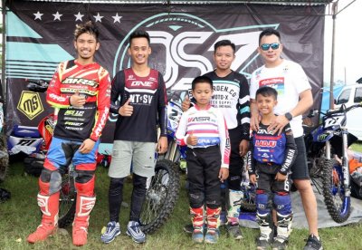 DS7 Al Falah R Tech Art Industries Morden Sport MX Team, Jatim. Formasi 2020, siap ramaikan pertarungan MX2 Novice &amp; MX2 Open di Jatim. 