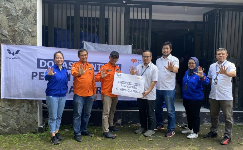 Wuling Motors Berikan Donasi Bantuan Kepada Para Penyintas Gempa Cianjur